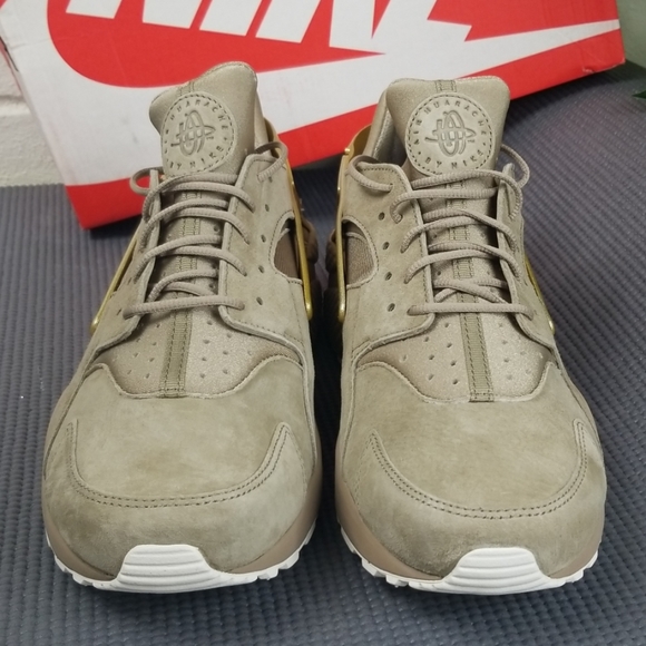 Nike Air Huarache Run Premium "Gold Rush" - Picture 3 of 8